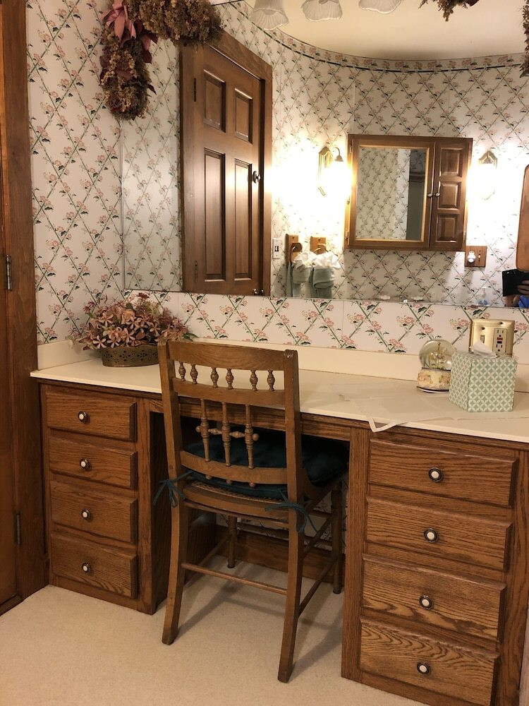 Aiken Manor B&B Llc