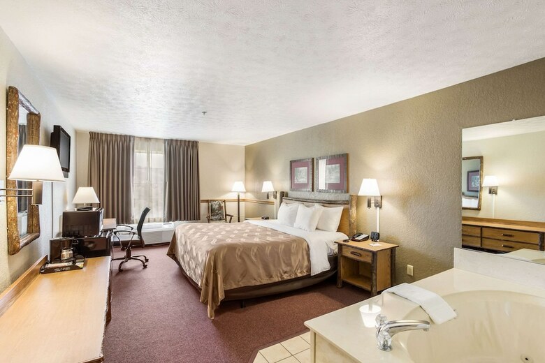 Hotel Quality Inn & Suites