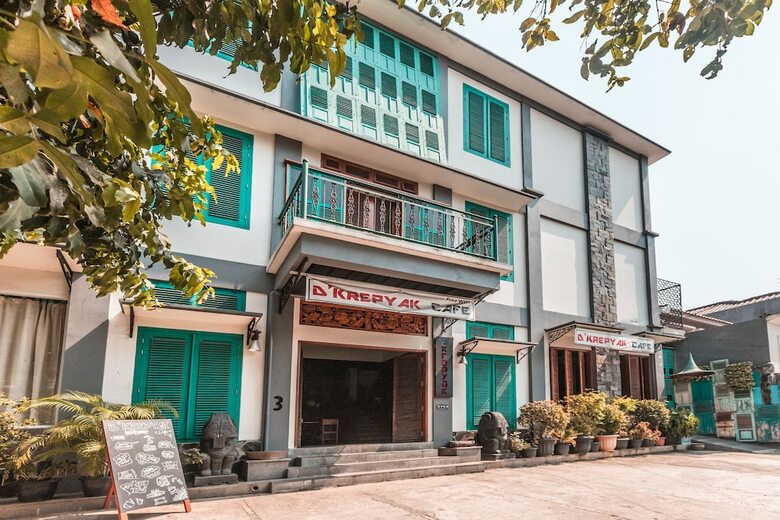 Hotel Oyo 1674 D'krepyak Syariah