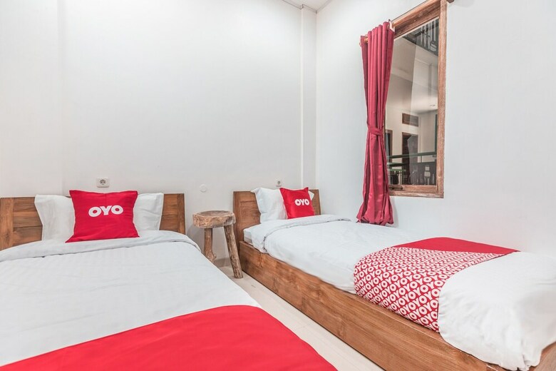Hotel Oyo 1674 D'krepyak Syariah