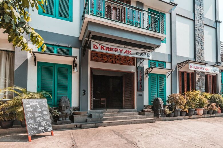 Hotel Oyo 1674 D'krepyak Syariah
