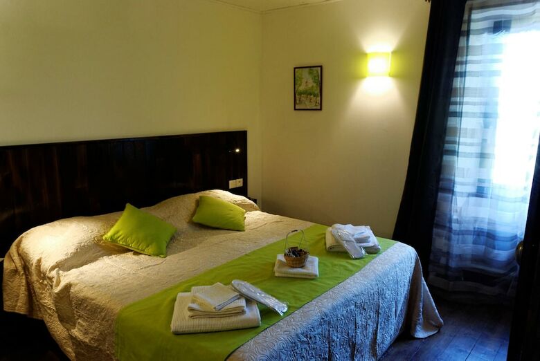 Bed & Breakfast Au Dessus De Parady