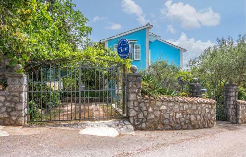 Four-bedroom Holiday Home In Pinezici