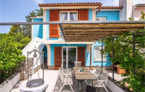 Four-bedroom Holiday Home In Pinezici