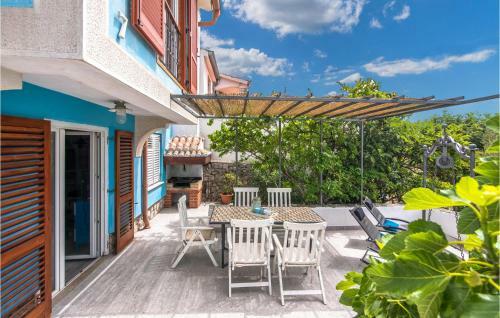 Four-bedroom Holiday Home In Pinezici