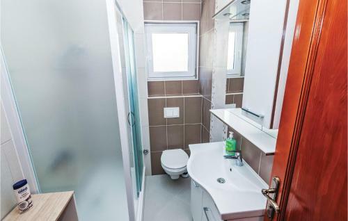 Two-bedroom Apartment In Pakostane