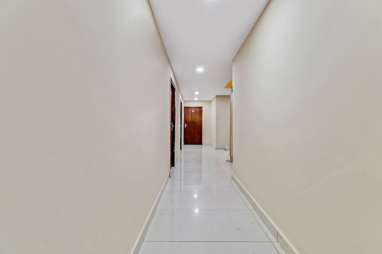 Capital O 49646 Hotel Champion Paradise