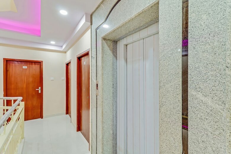 Capital O 49646 Hotel Champion Paradise