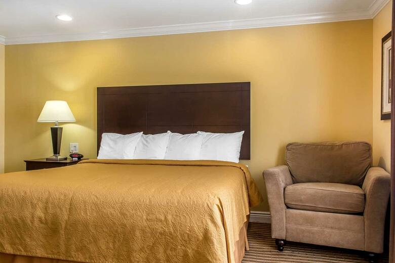 Hotel Quality Inn Near Mountain Creek