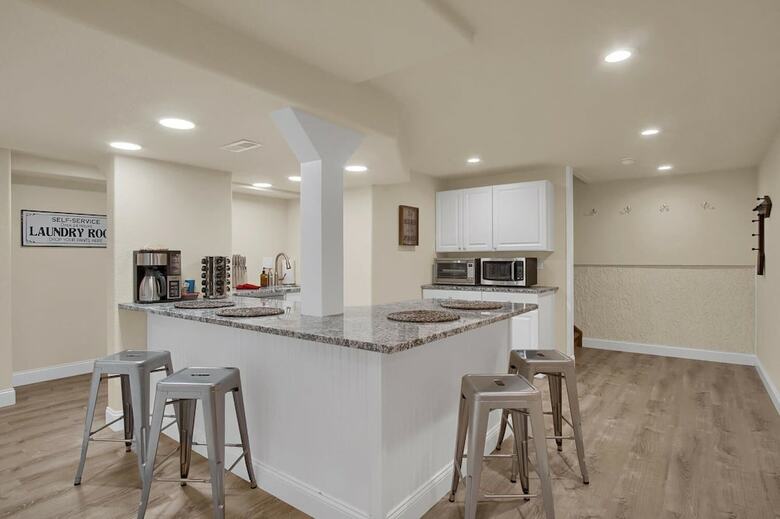 Villa 5br Poe Manor Entertain,hot Tub+has Everything!