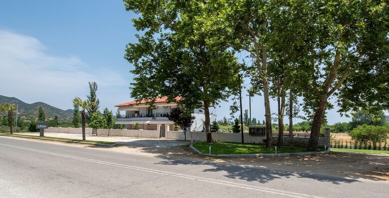 A Ponte Studios And Apartments
