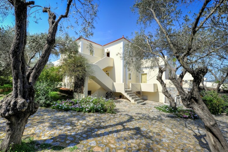 Hotel Gera's Olive Grove