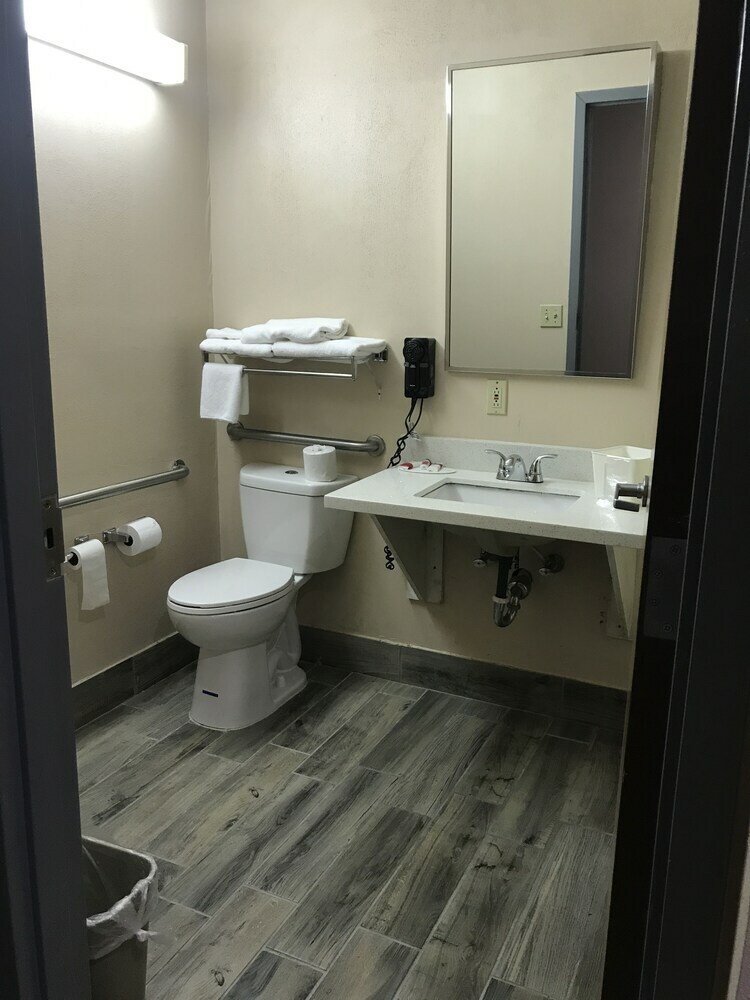 Hotel Days Inn By Wyndham Hillsboro