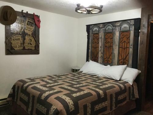 Black Bear Motel