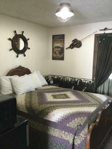 Black Bear Motel