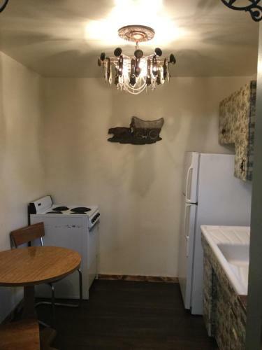 Black Bear Motel