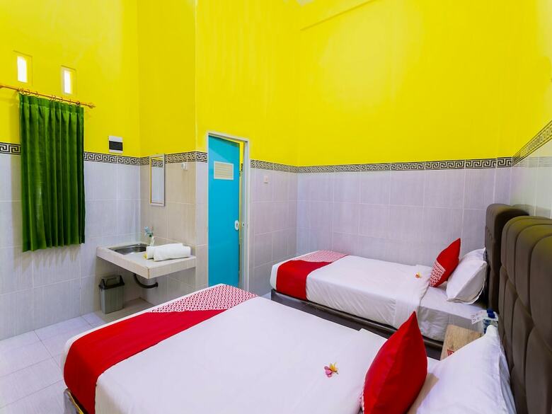 Hostal Oyo 1427 Azzahra Guest House