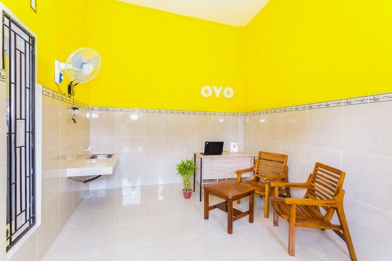 Hostal Oyo 1427 Azzahra Guest House