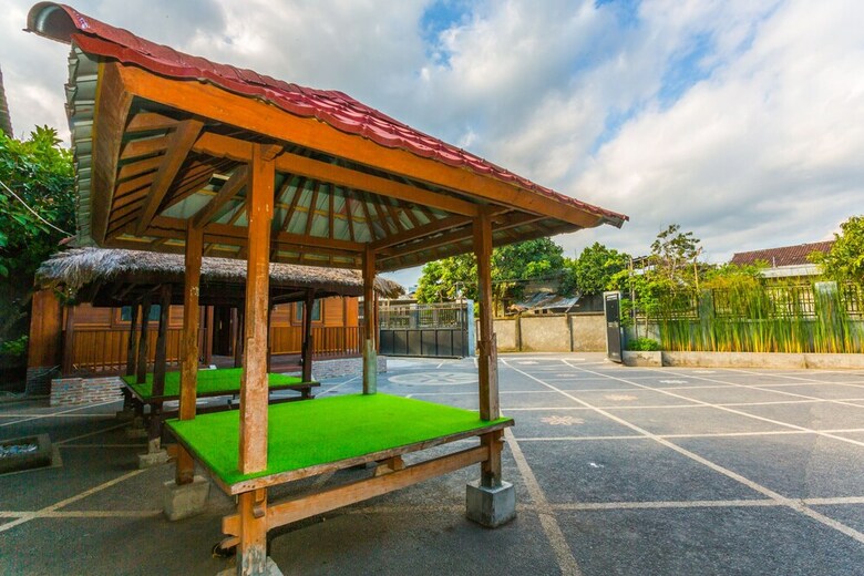 Hostal Oyo 1427 Azzahra Guest House