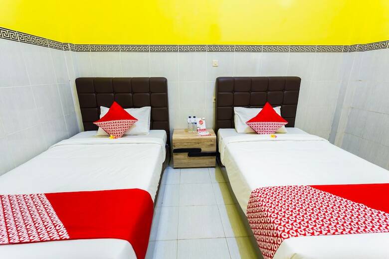 Hostal Oyo 1427 Azzahra Guest House