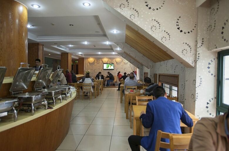 Yiwu Luck Bear Hotel