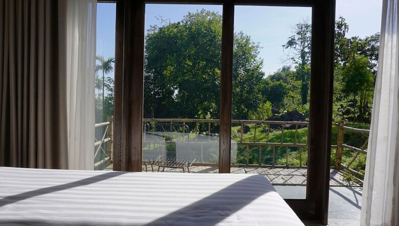 Hotel Ba Khan Village Resort