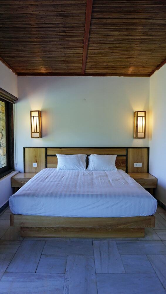 Hotel Ba Khan Village Resort