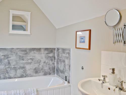 Cleughbrae Cottage