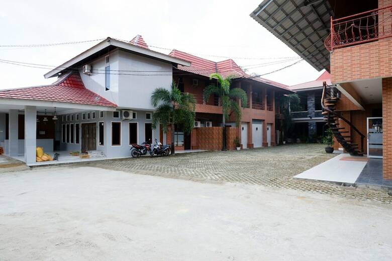 Hotel Reddoorz Plus Near Haluoleo University