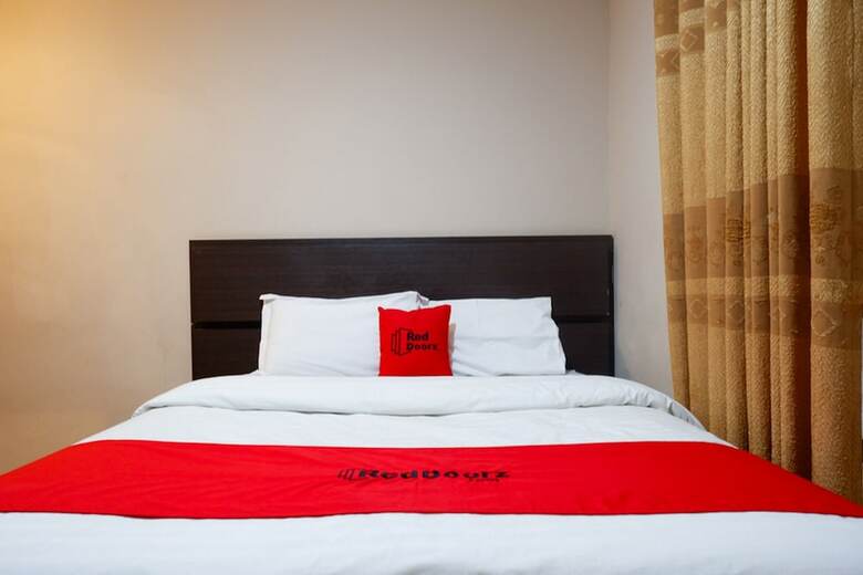 Hotel Reddoorz Plus Near Haluoleo University