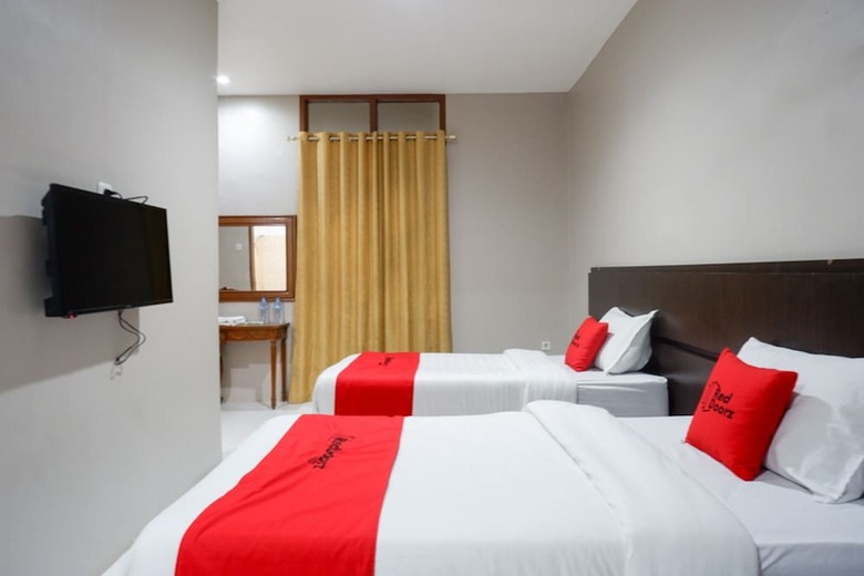 Hotel Reddoorz Plus Near Haluoleo University