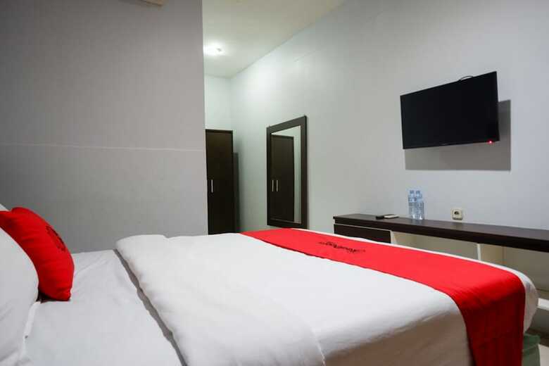 Hotel Reddoorz Plus Near Haluoleo University