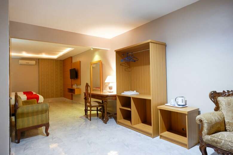 Hotel Reddoorz Plus Near Haluoleo University