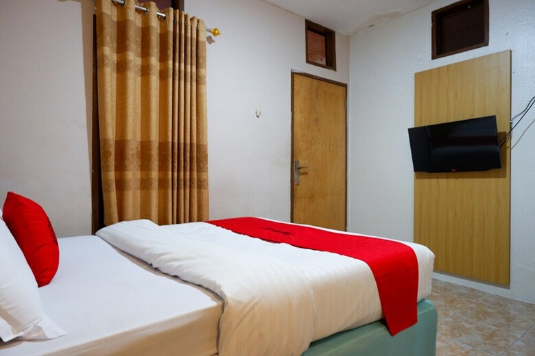 Hotel Reddoorz Plus Near Haluoleo University