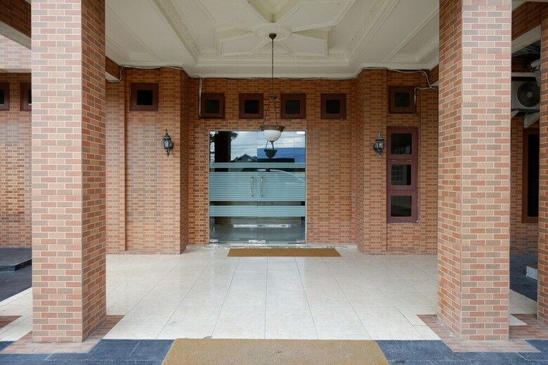 Hotel Reddoorz Plus Near Haluoleo University