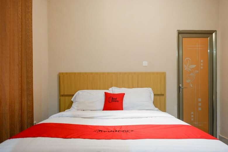 Hotel Reddoorz Plus Near Haluoleo University