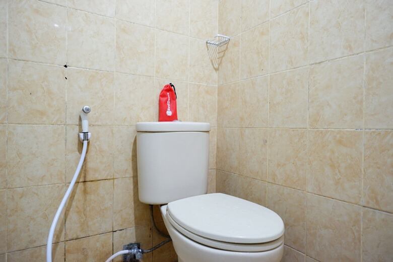 Hotel Reddoorz Plus Near Haluoleo University