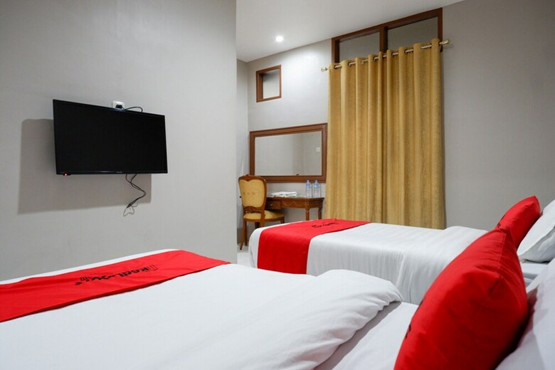 Hotel Reddoorz Plus Near Haluoleo University