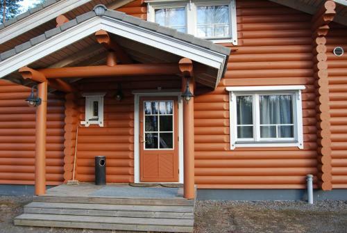 Hostal Ollinm�ki Vineyard