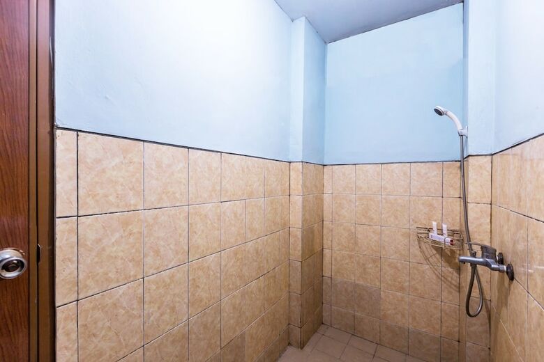 Hotel Oyo 1516 Cemara Gading Syariah