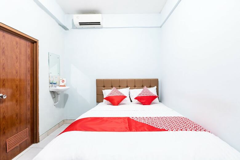 Hotel Oyo 1516 Cemara Gading Syariah