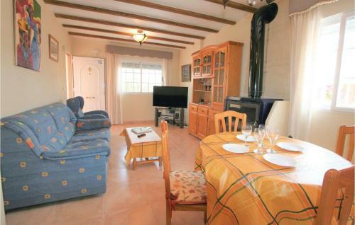 Three-bedroom Holiday Home In Santa Pola