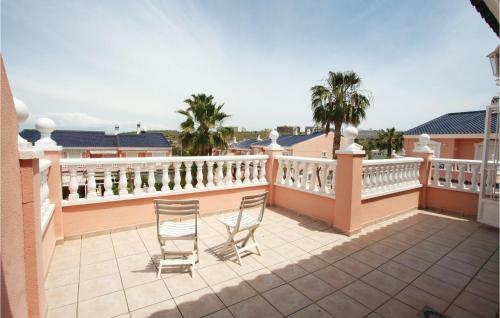 Three-bedroom Holiday Home In Santa Pola