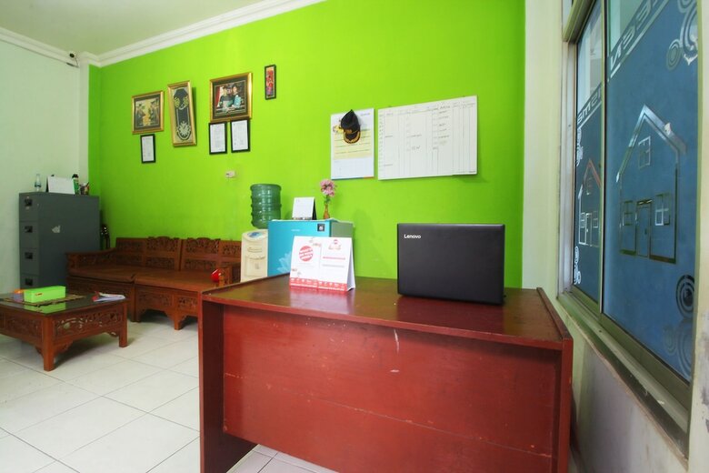 Hotel Oyo 1804 Pemondokan Alvaro 2