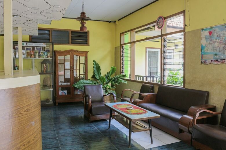 Hostal Spot On 1708 Hotel Budi Famili 1