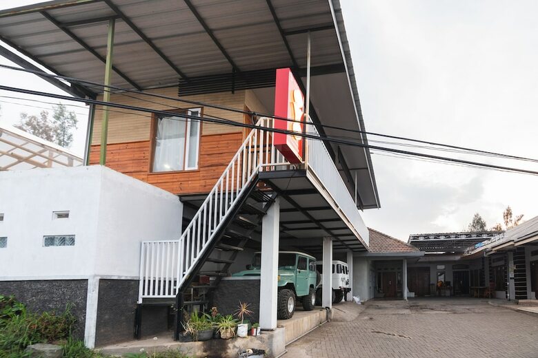 Hotel Oyo 1765 Herman Homestay