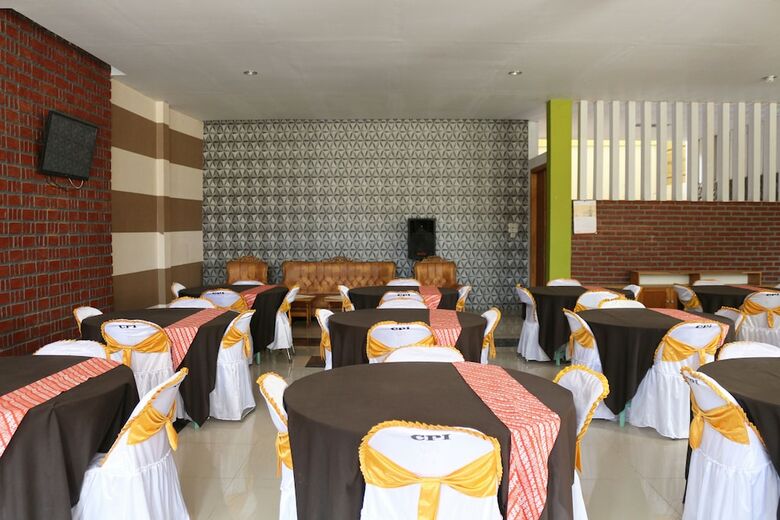 Hotel Oyo 1722 Villa Ciparay Indah