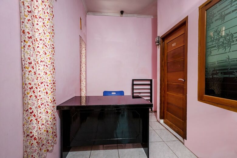 Hotel Oyo 1744 Midys