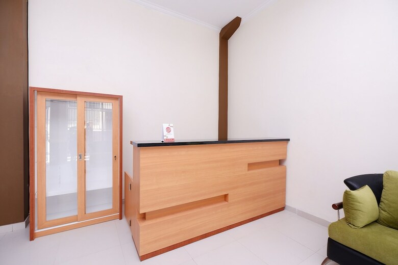 Hostal Oyo 1506  Shabrina 2 Syariah