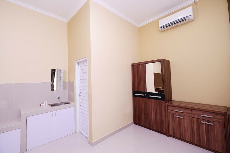 Hostal Oyo 1506  Shabrina 2 Syariah